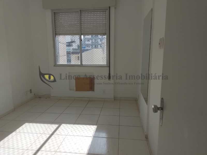 Apartamento à venda com 2 quartos, 70m² - Foto 19