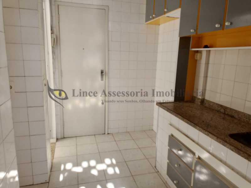 Apartamento à venda com 2 quartos, 70m² - Foto 21