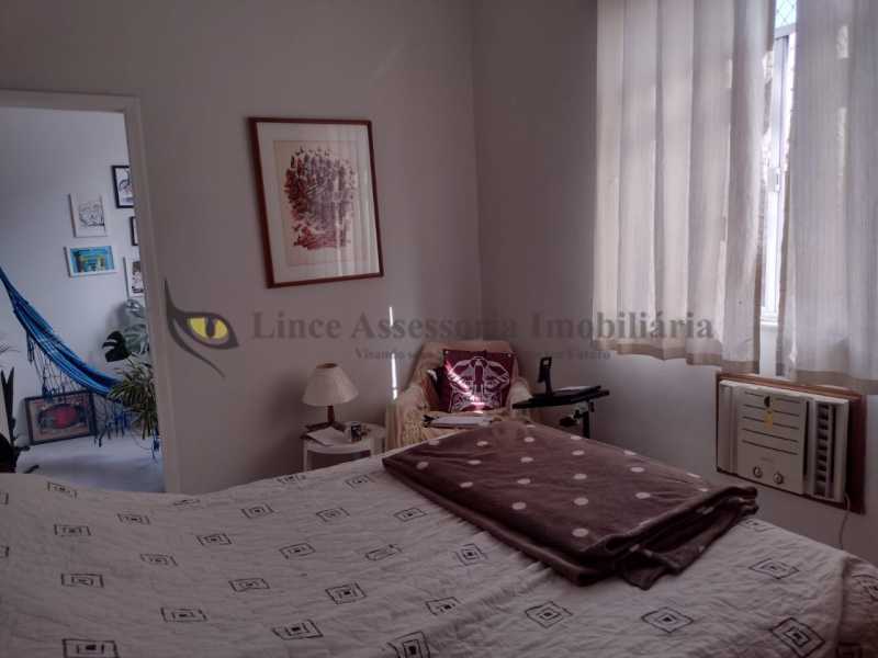 Apartamento à venda com 2 quartos, 75m² - Foto 12