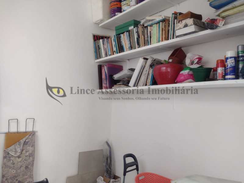 Apartamento à venda com 2 quartos, 75m² - Foto 21