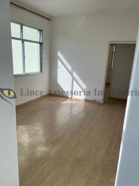 Apartamento à venda com 3 quartos, 77m² - Foto 4