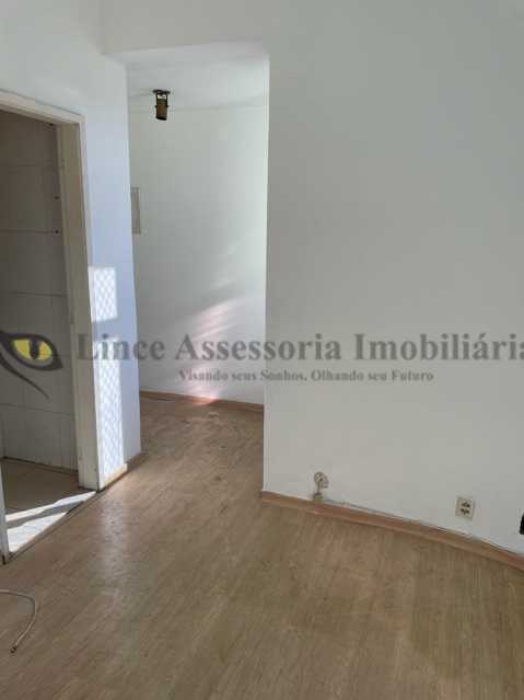 Apartamento à venda com 3 quartos, 77m² - Foto 6