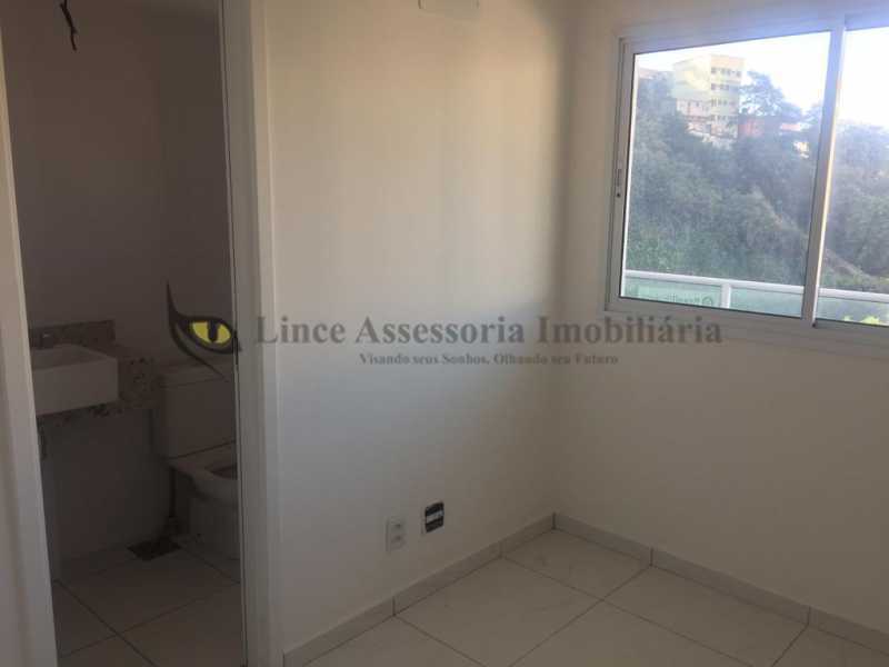 Apartamento à venda com 2 quartos, 76m² - Foto 11