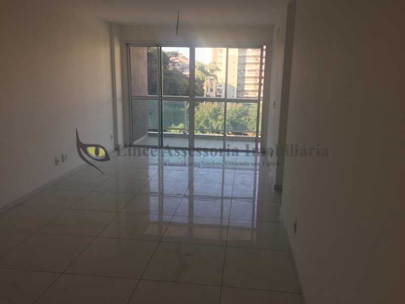 Apartamento à venda com 2 quartos, 76m² - Foto 1