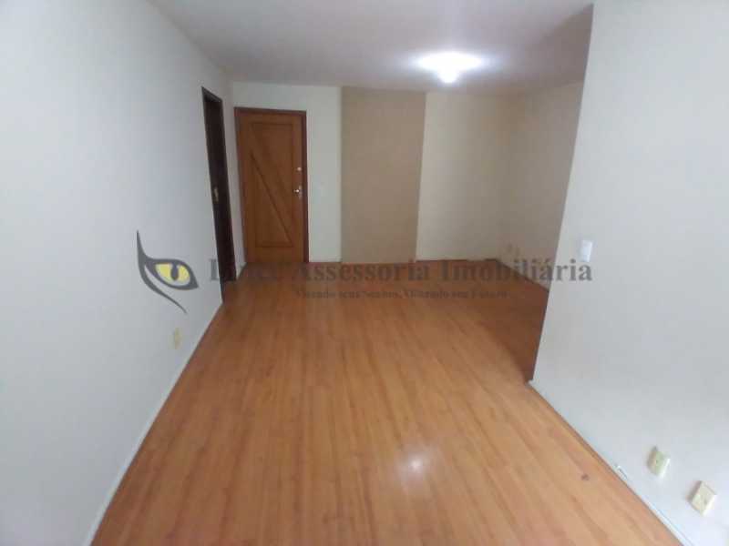 Apartamento à venda com 2 quartos, 74m² - Foto 1