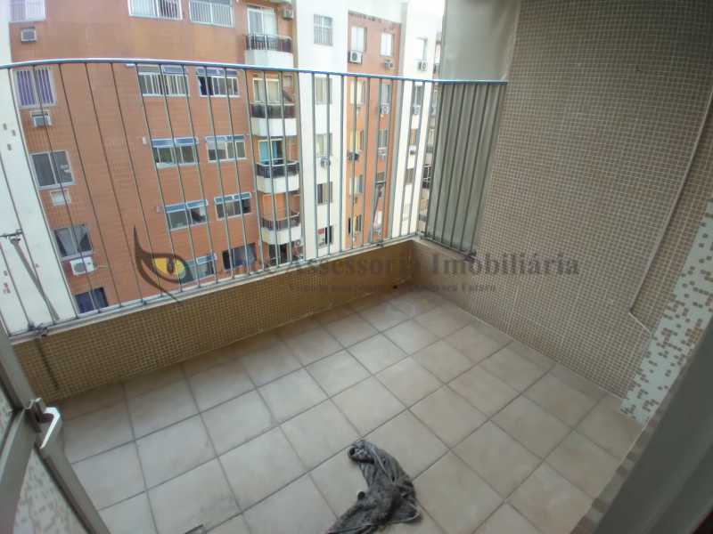 Apartamento à venda com 2 quartos, 74m² - Foto 3