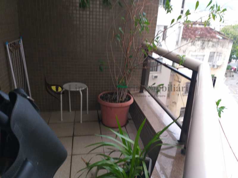 Apartamento à venda com 3 quartos, 152m² - Foto 9