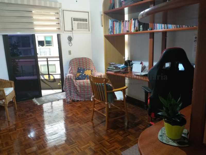 Apartamento à venda com 3 quartos, 152m² - Foto 10