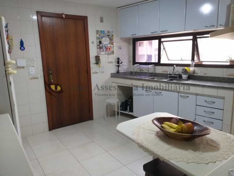 Apartamento à venda com 3 quartos, 152m² - Foto 17