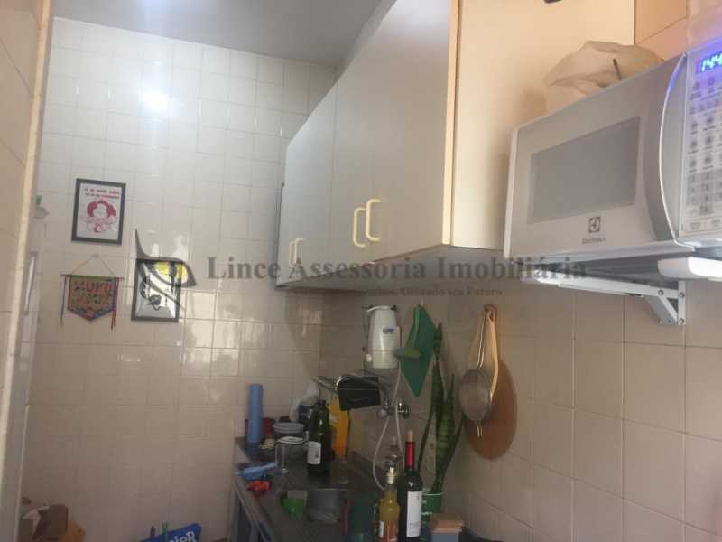 Apartamento à venda com 2 quartos, 70m² - Foto 26