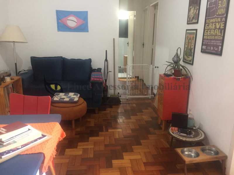 Apartamento à venda com 2 quartos, 70m² - Foto 1