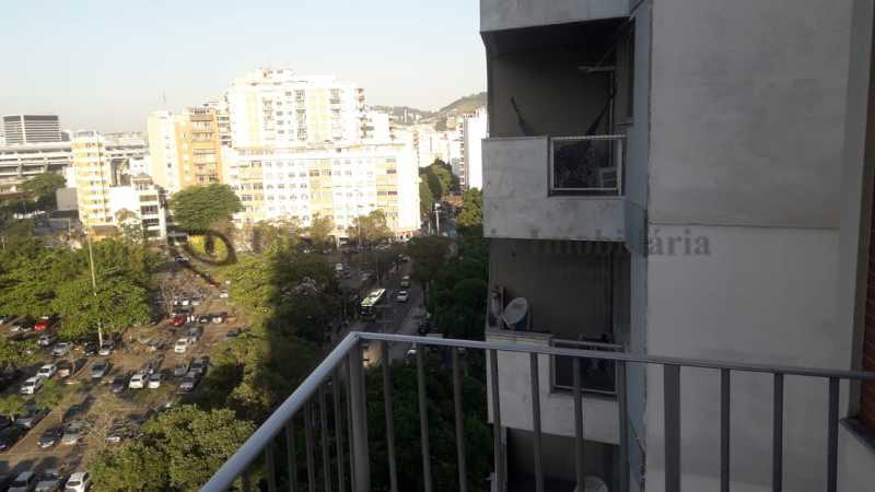 Apartamento à venda com 1 quarto, 68m² - Foto 2