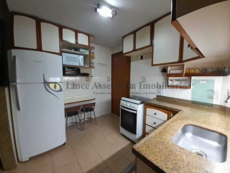 Apartamento à venda com 3 quartos, 95m² - Foto 19