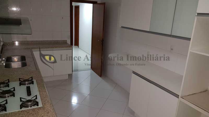 Apartamento à venda com 3 quartos, 140m² - Foto 21