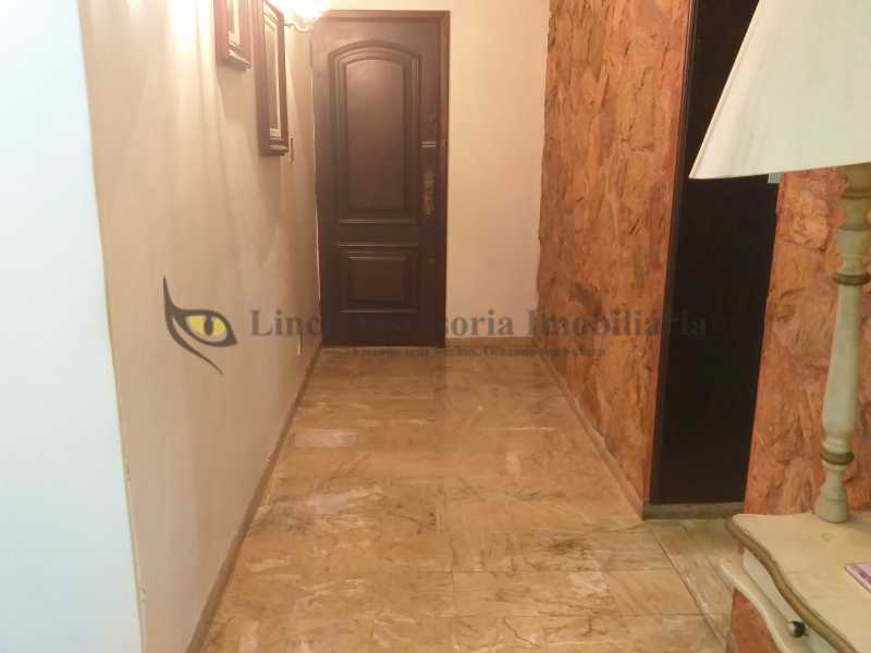 Apartamento à venda com 3 quartos, 179m² - Foto 4