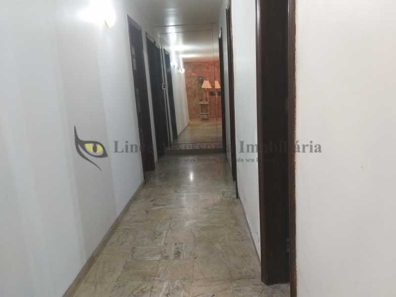 Apartamento à venda com 3 quartos, 179m² - Foto 8