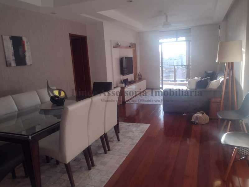 Apartamento à venda com 3 quartos, 140m² - Foto 1