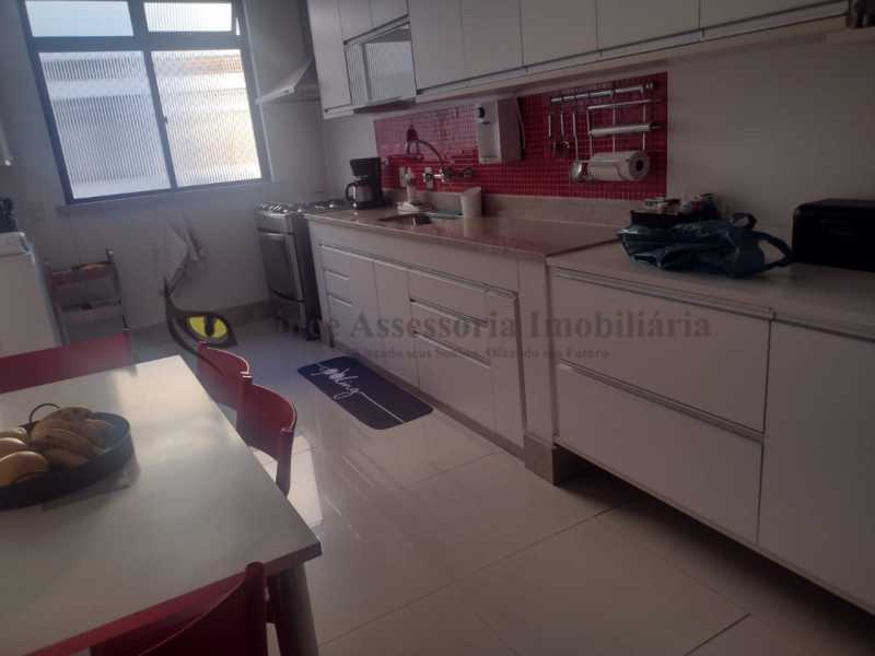 Apartamento à venda com 3 quartos, 140m² - Foto 19