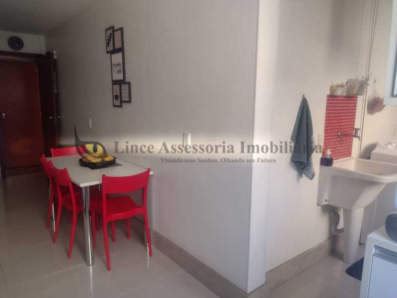 Apartamento à venda com 3 quartos, 140m² - Foto 22