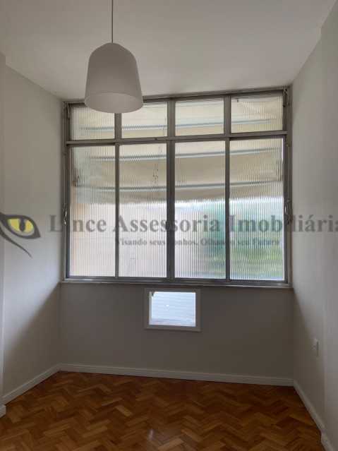 Apartamento à venda com 3 quartos, 112m² - Foto 9