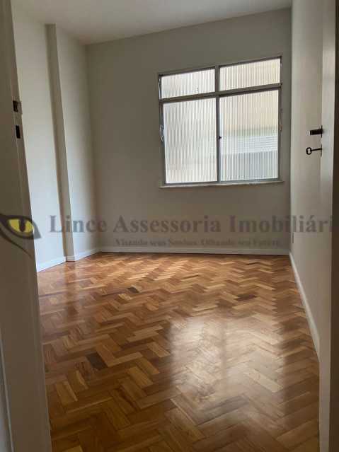 Apartamento à venda com 3 quartos, 112m² - Foto 4