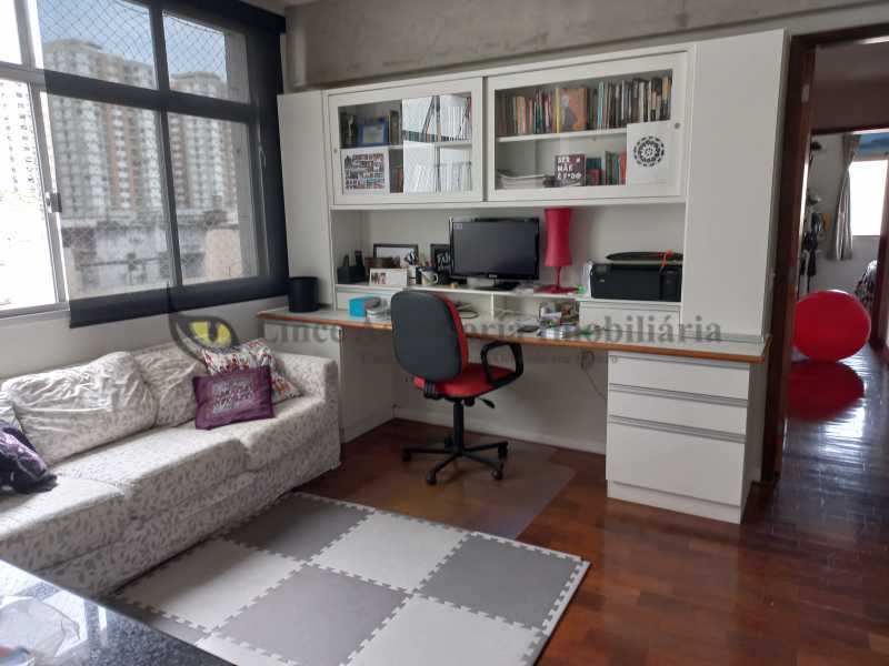 Apartamento à venda com 3 quartos, 83m² - Foto 1