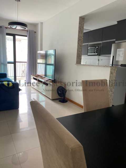 Apartamento à venda com 3 quartos, 108m² - Foto 2