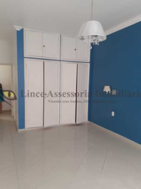 Casa à venda com 3 quartos, 200m² - Foto 18