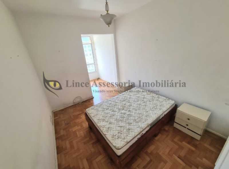 Apartamento à venda com 2 quartos, 70m² - Foto 6