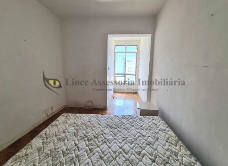 Apartamento à venda com 2 quartos, 70m² - Foto 7