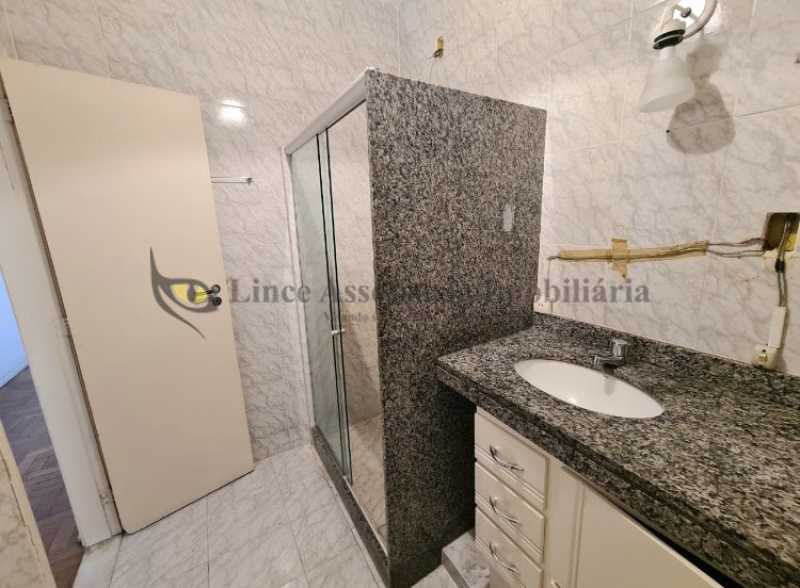 Apartamento à venda com 2 quartos, 70m² - Foto 9