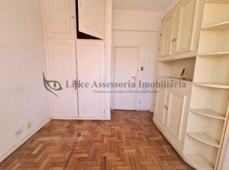 Apartamento à venda com 2 quartos, 70m² - Foto 11