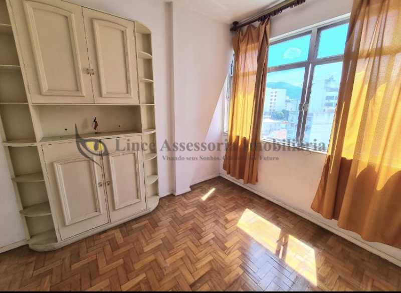 Apartamento à venda com 2 quartos, 70m² - Foto 12