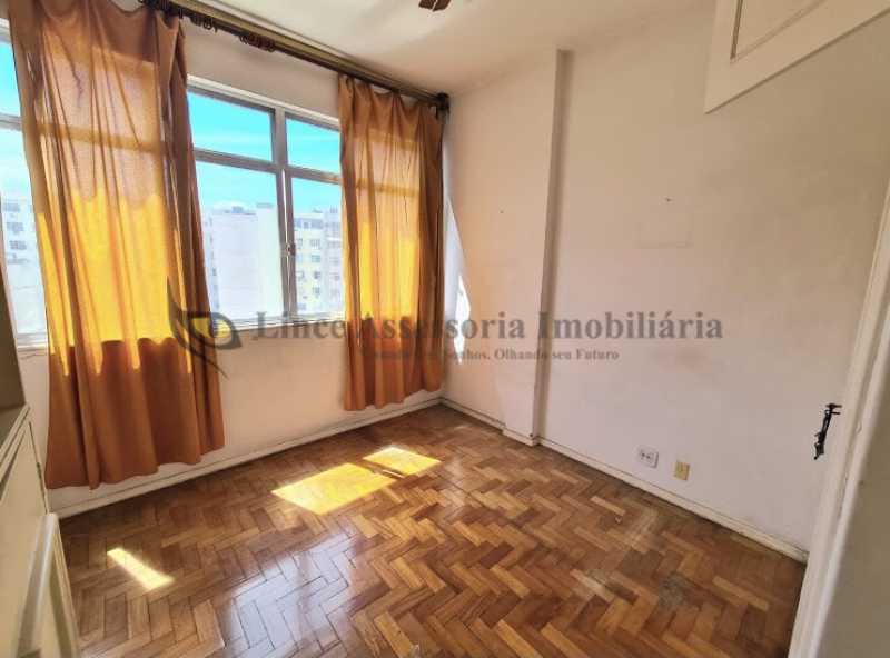 Apartamento à venda com 2 quartos, 70m² - Foto 13