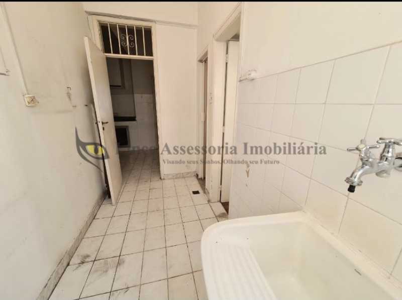 Apartamento à venda com 2 quartos, 70m² - Foto 18