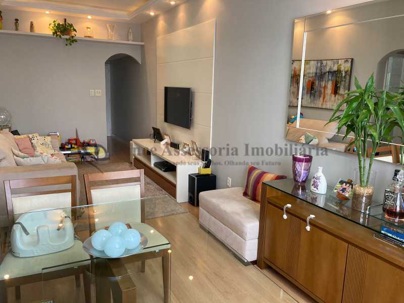 Apartamento à venda com 3 quartos, 91m² - Foto 2