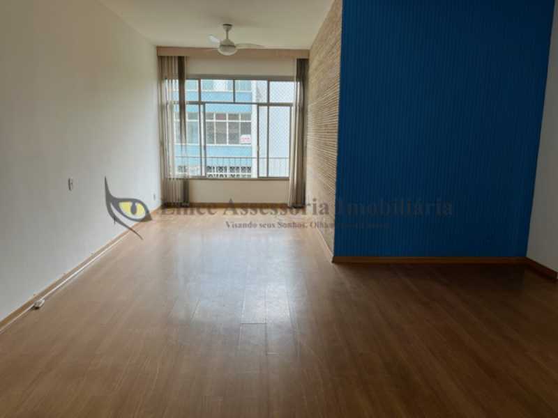 Apartamento à venda com 3 quartos, 123m² - Foto 3