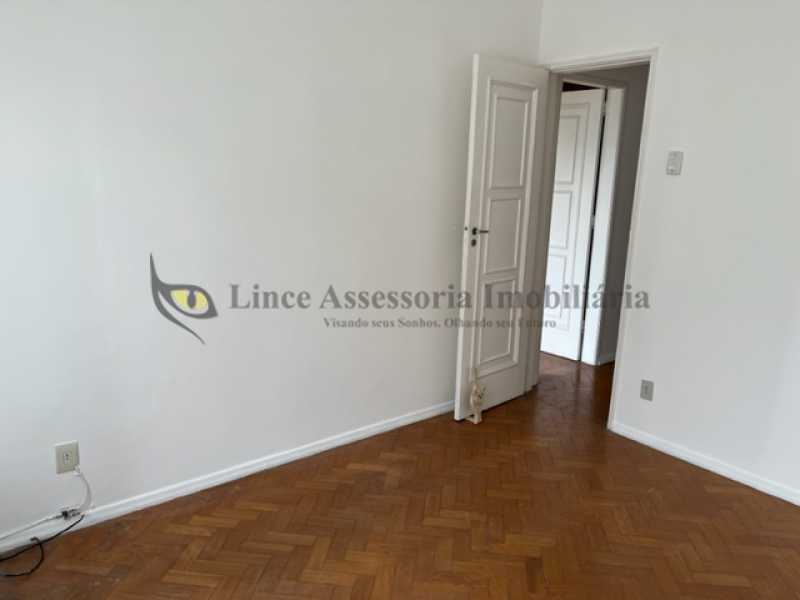 Apartamento à venda com 3 quartos, 123m² - Foto 8