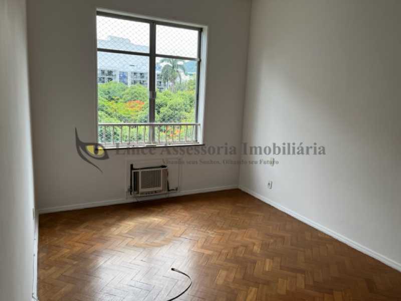 Apartamento à venda com 3 quartos, 123m² - Foto 9