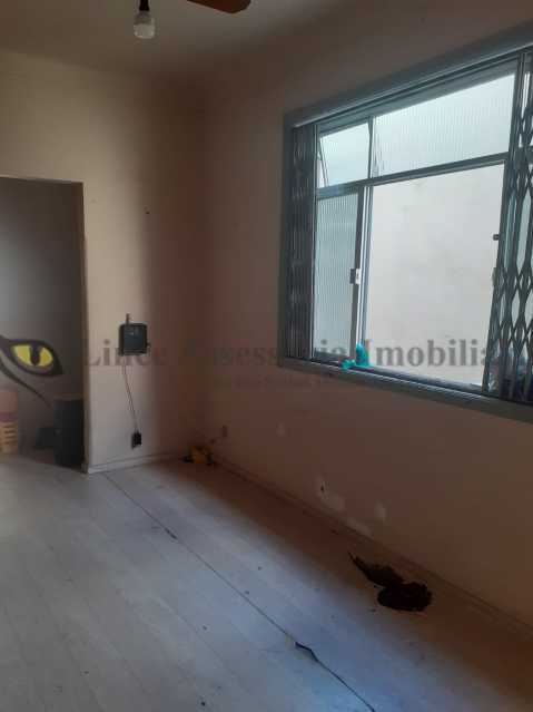 Apartamento à venda com 2 quartos, 78m² - Foto 2