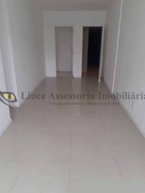 Apartamento à venda com 3 quartos, 75m² - Foto 1