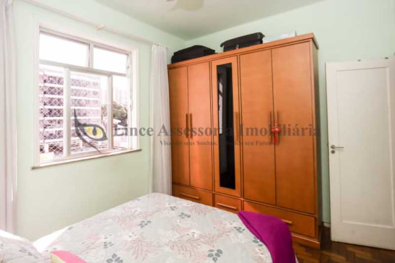 Apartamento à venda com 3 quartos, 76m² - Foto 4