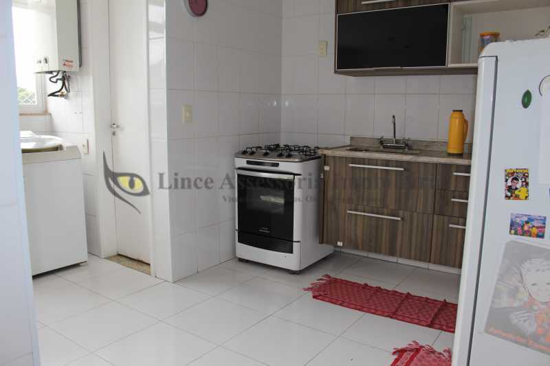 Apartamento à venda com 3 quartos, 180m² - Foto 5