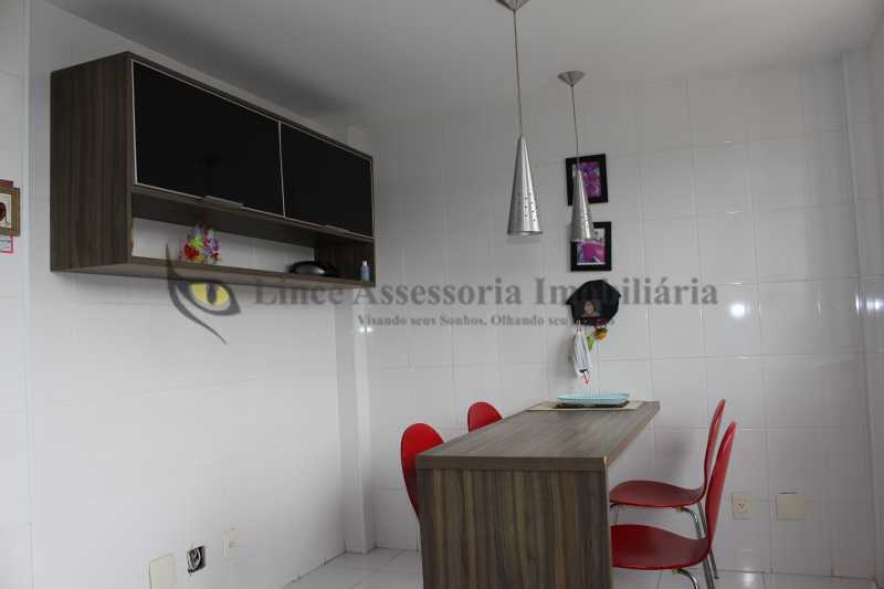 Apartamento à venda com 3 quartos, 180m² - Foto 6