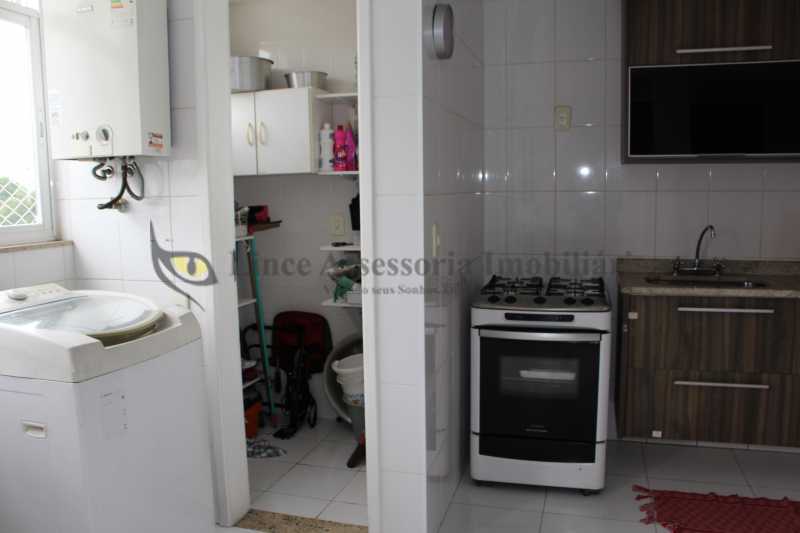 Apartamento à venda com 3 quartos, 180m² - Foto 7