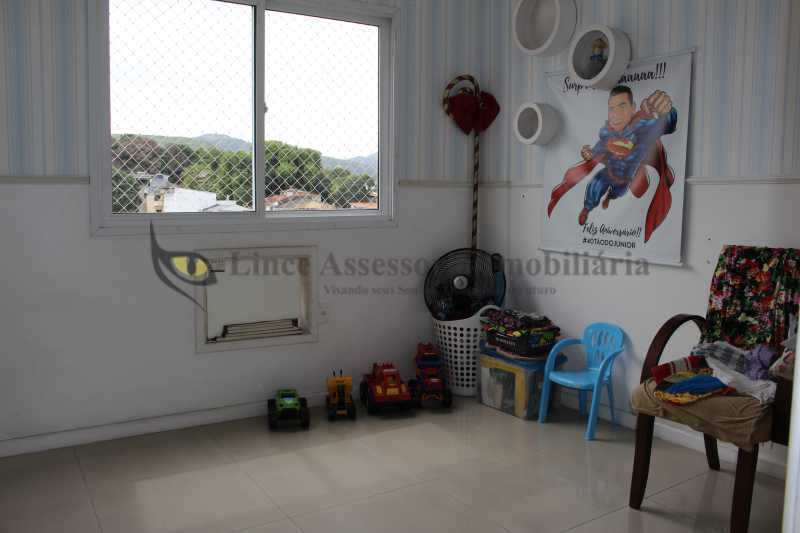 Apartamento à venda com 3 quartos, 180m² - Foto 11