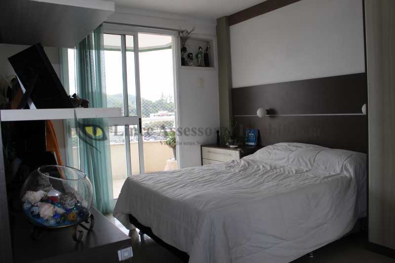 Apartamento à venda com 3 quartos, 180m² - Foto 12