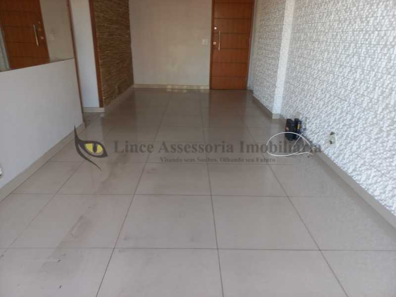 Apartamento à venda com 2 quartos, 76m² - Foto 2