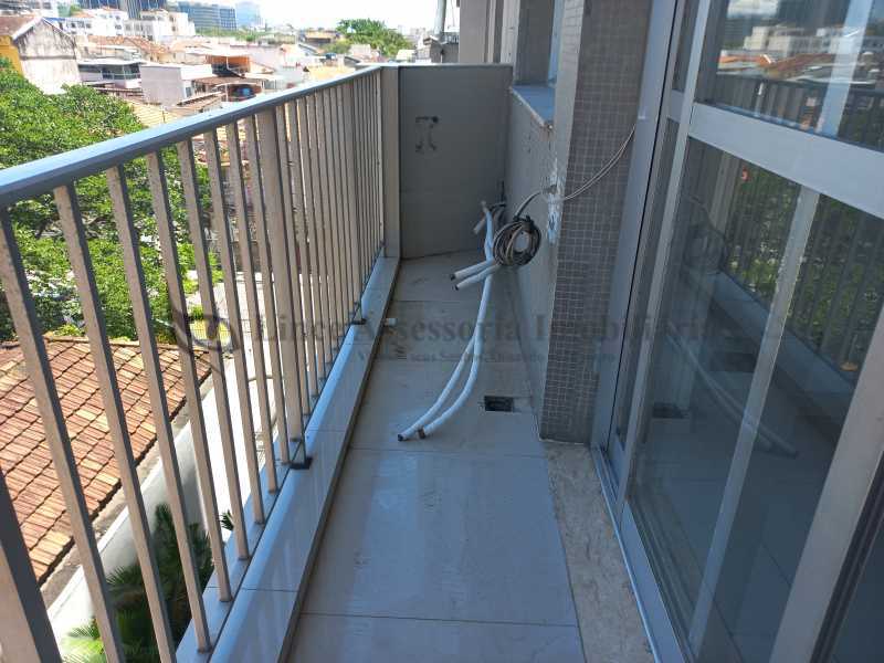 Apartamento à venda com 2 quartos, 76m² - Foto 1