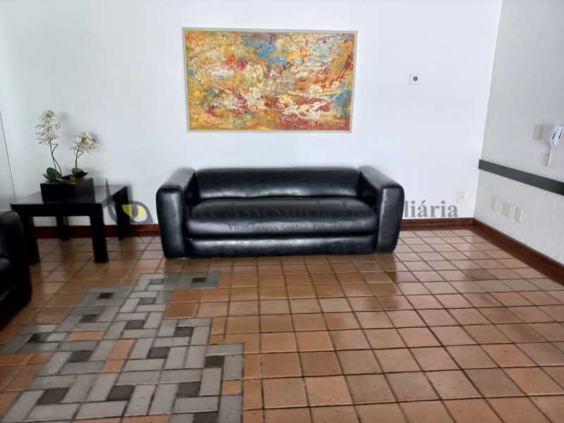 Apartamento à venda com 2 quartos, 76m² - Foto 17